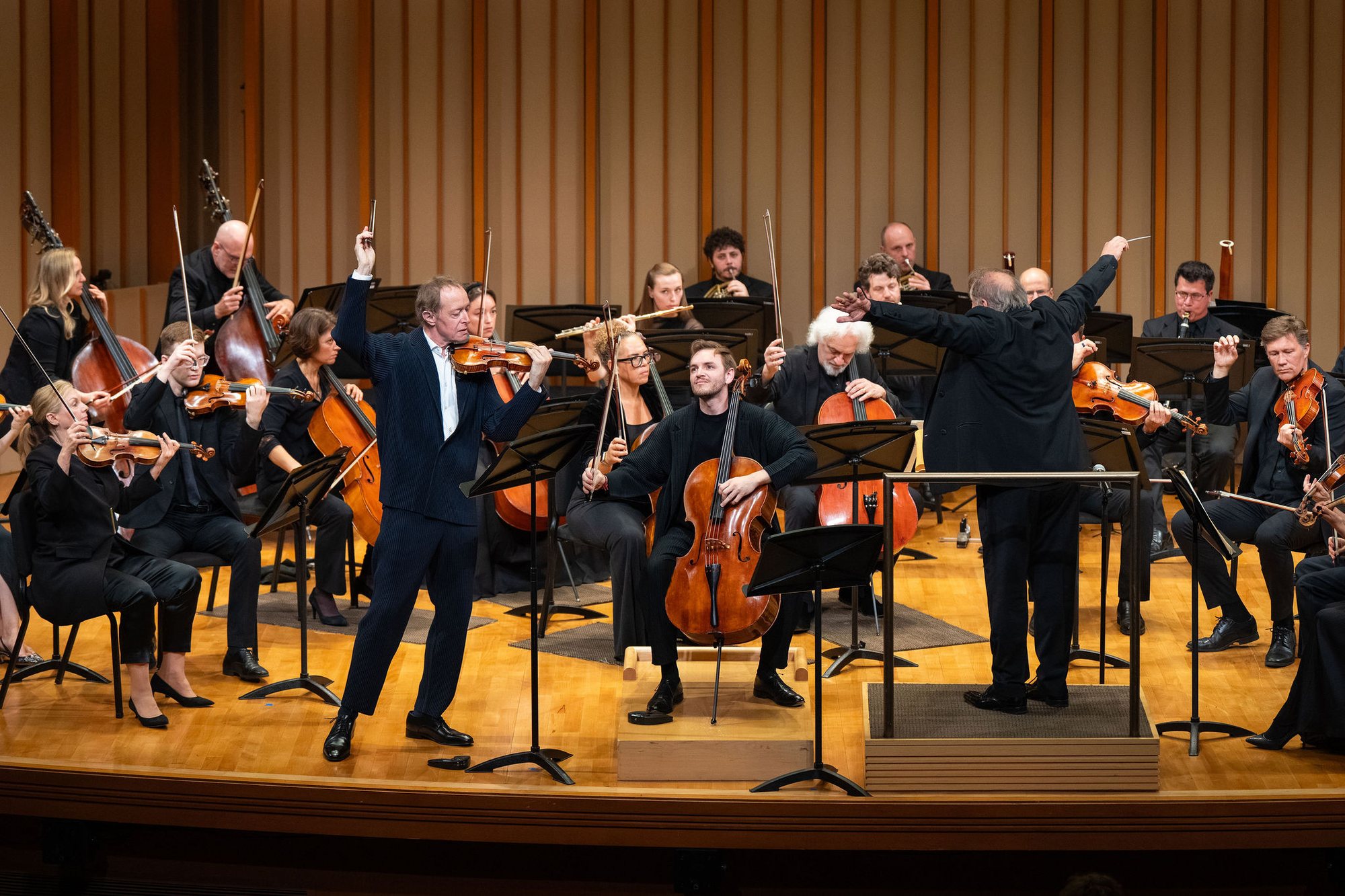Anthony Marwood, Coleman Itzkoff, and the Los Angeles Chamber Orchestra, conducted by Jaime Martín